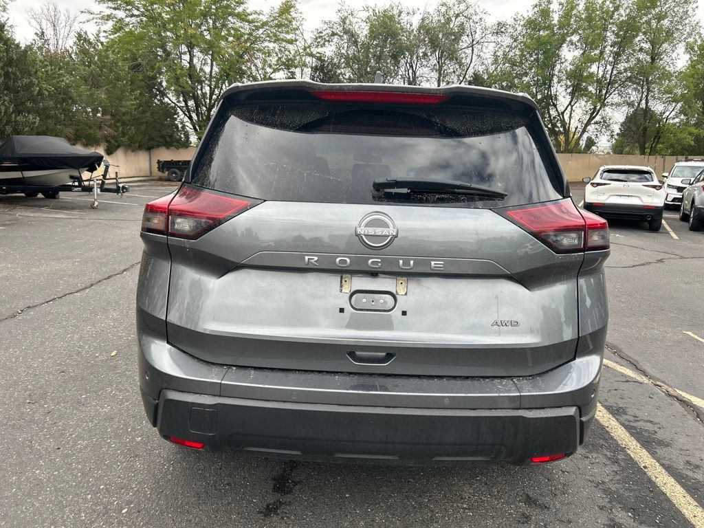 Used 2025 Nissan Rogue SV AWD/4WD image 19