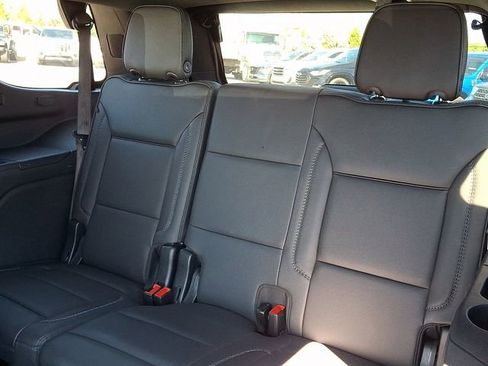 Used 2025 GMC Yukon Denali image 8