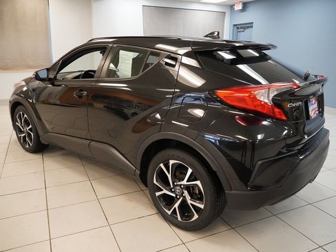 Used 2018 Toyota C-HR XLE image 9