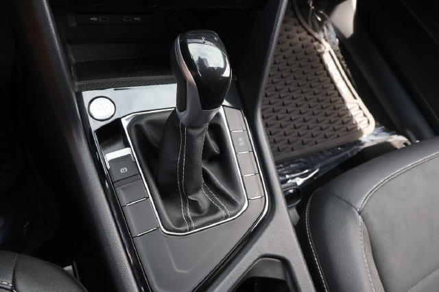 Certified 2023 Volkswagen Taos SE FWD image 27