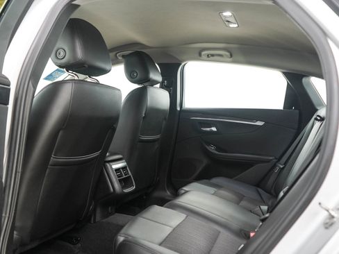 Used 2018 Chevrolet Impala LT FWD image 16