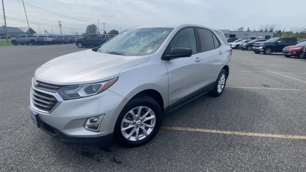 Certified 2020 Chevrolet Equinox LS w/ LS Convenience Package FWD image 4