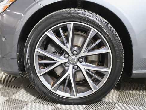 Used 2018 Volvo S90 T6 Momentum w/ Convenience Package image 12