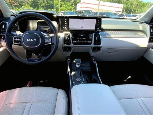 Used 2022 Kia Sorento S FWD image 14