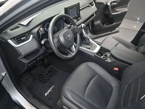 Used 2022 Toyota RAV4 XLE Premium AWD/4WD image 6