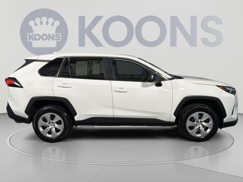 Used 2024 Toyota RAV4 LE AWD/4WD image 8