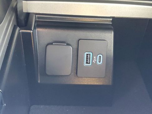 Certified 2023 Ford Explorer XLT w/ Equipment Group 202A image 27