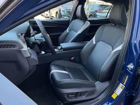 Used 2025 Toyota Camry SE image 14