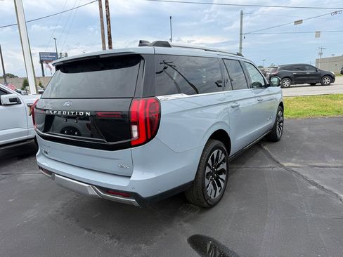 Used 2025 Ford Expedition Max Platinum w/ Driver's Package AWD/4WD image 6