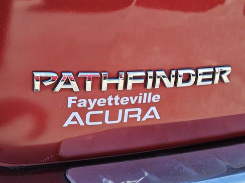 Used 2015 Nissan Pathfinder SL w/ SL Premium Package FWD image 16