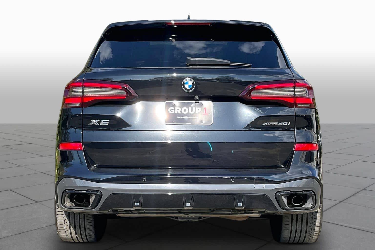Used 2022 BMW X5 xDrive40i w/ M Sport Package AWD/4WD image 4