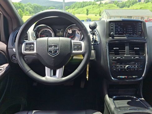Used 2018 Dodge Grand Caravan GT FWD image 11