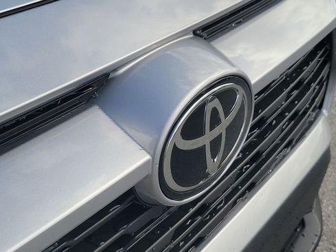 New 2025 Toyota RAV4 XLE image 40