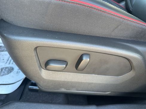 Used 2022 Buick Envision Essence w/ Technology Package II image 16