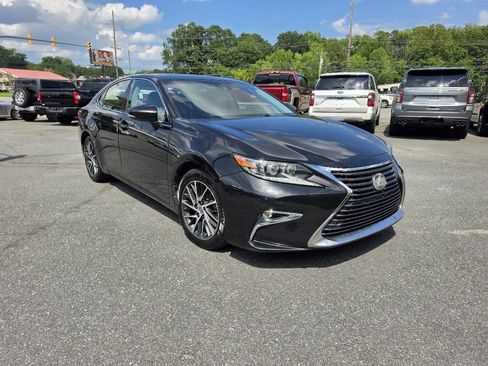 Used 2017 Lexus ES 350 w/ Luxury Package FWD image 5