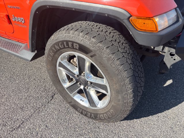 Used 2018 Jeep Wrangler Unlimited Sahara AWD/4WD image 9