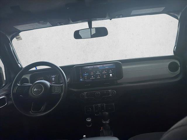 Used 2024 Jeep Gladiator Sport AWD/4WD image 20