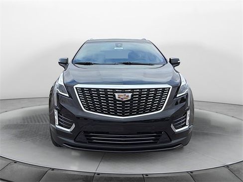 New 2026 Cadillac XT5 Luxury image 2