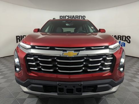 Used 2025 Chevrolet Equinox LT w/ Convenience Package II FWD image 3