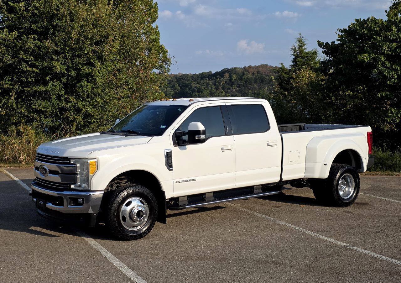 Used 2017 Ford F350 Lariat AWD/4WD image 4