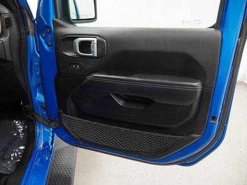 Certified 2022 Jeep Wrangler Unlimited Sahara w/ Cold Weather Group image 49