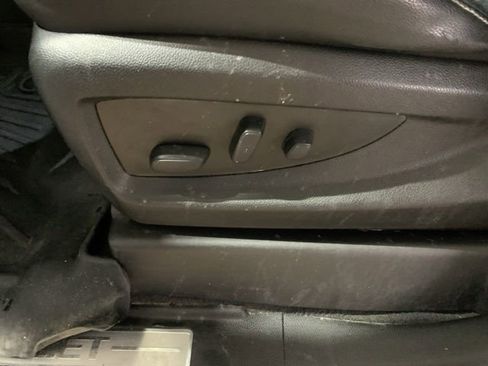Used 2020 Chevrolet Suburban LT AWD/4WD image 16