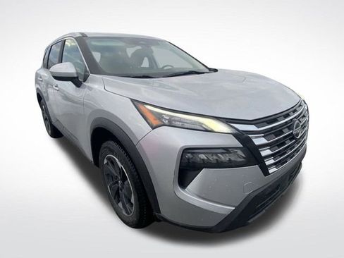 Used 2024 Nissan Rogue SV image 13