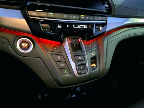 Used 2025 Honda Odyssey Sport-L image 15