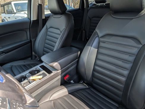 Used 2021 Ford Edge SEL w/ Cargo Accessory Package image 8