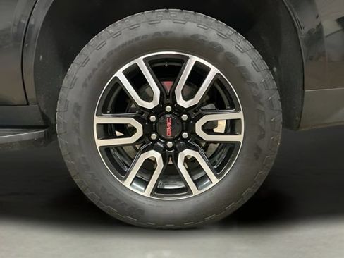 Used 2022 GMC Yukon AT4 AWD/4WD image 34