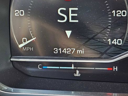 Used 2023 GMC Yukon SLT w/ SLT Premium Package image 27