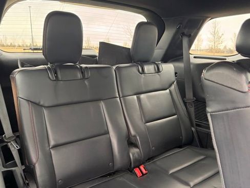 Used 2025 Ford Explorer ST-Line w/ ST-Line Street Pack image 26