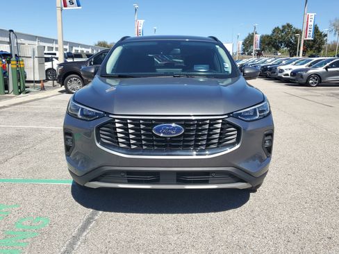 Certified 2025 Ford Escape Platinum w/ Premium Technology Package image 2