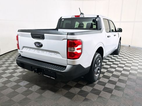 Used 2025 Ford Maverick XLT FWD image 3
