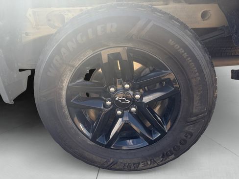 Used 2019 Chevrolet Silverado 1500 Custom Trail Boss w/ Custom Convenience Package AWD/4WD image 14