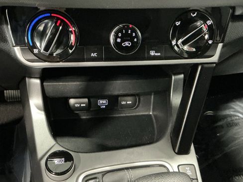 Used 2023 Kia Seltos LX image 10