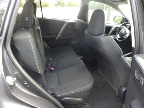 Used 2017 Toyota RAV4 XLE image 18