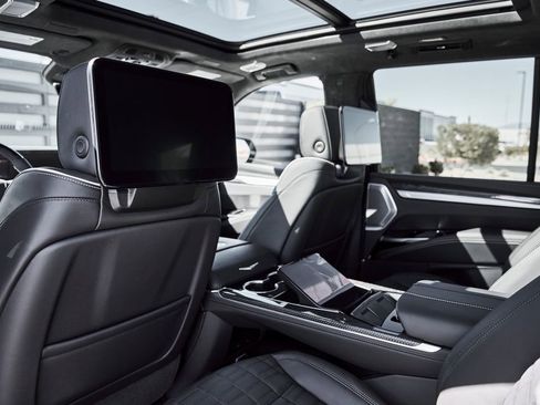 Used 2026 Cadillac Escalade V image 47