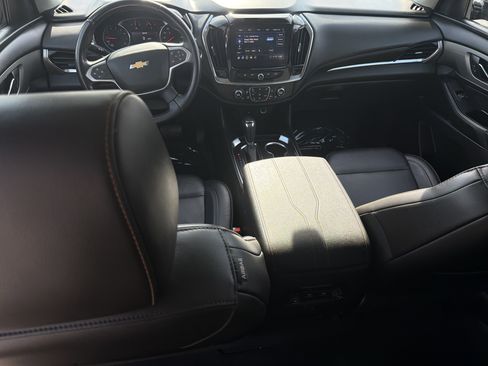 Used 2020 Chevrolet Traverse LT image 5
