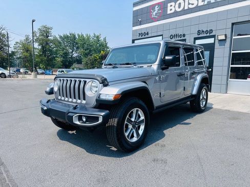 Used 2018 Jeep Wrangler Unlimited Sahara AWD/4WD image 3