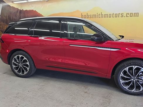 Used 2025 Lincoln Nautilus Reserve AWD/4WD image 22