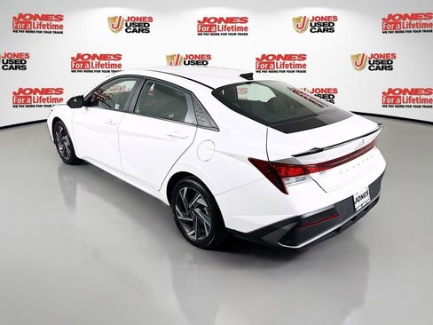 Certified 2025 Hyundai Elantra Sport FWD image 2