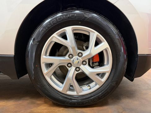 Used 2019 Chevrolet Equinox Premier FWD image 11