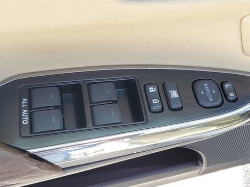 Used 2018 Toyota Avalon image 17