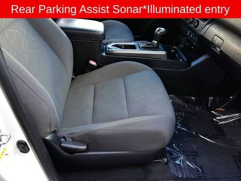 Used 2018 Toyota Tacoma TRD Off-Road image 13