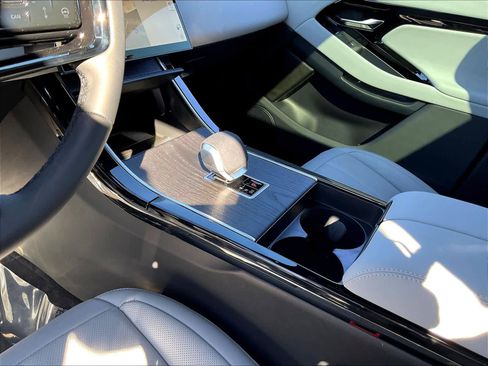 New 2026 Land Rover Range Rover Evoque S image 10