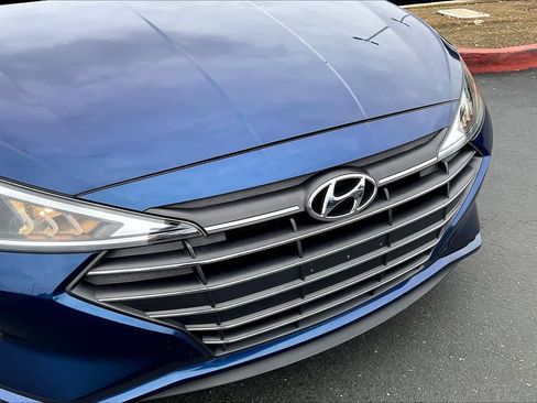 Used 2019 Hyundai Elantra SE image 33