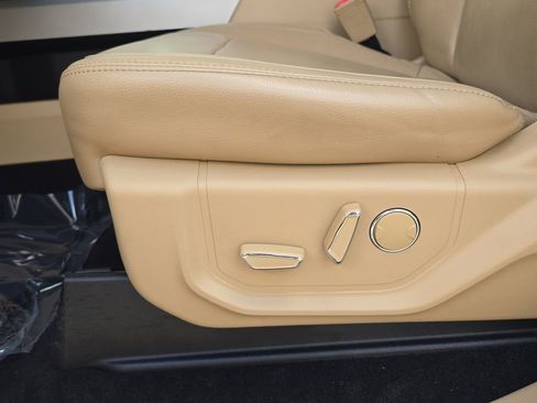 Used 2019 Ford F350 Lariat w/ Tow Technology Bundle image 18