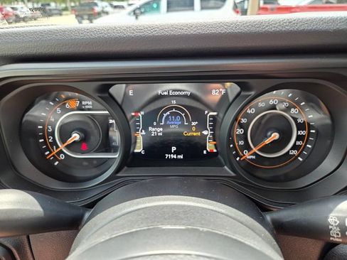Used 2024 Jeep Wrangler Unlimited Sport AWD/4WD image 28