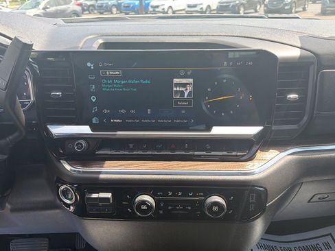 Used 2024 Chevrolet Silverado 2500 LT AWD/4WD image 13